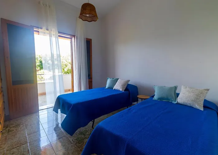 To * 冯塔尼比安奇