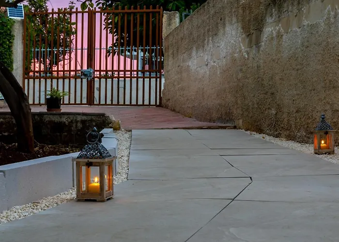 To * 冯塔尼比安奇